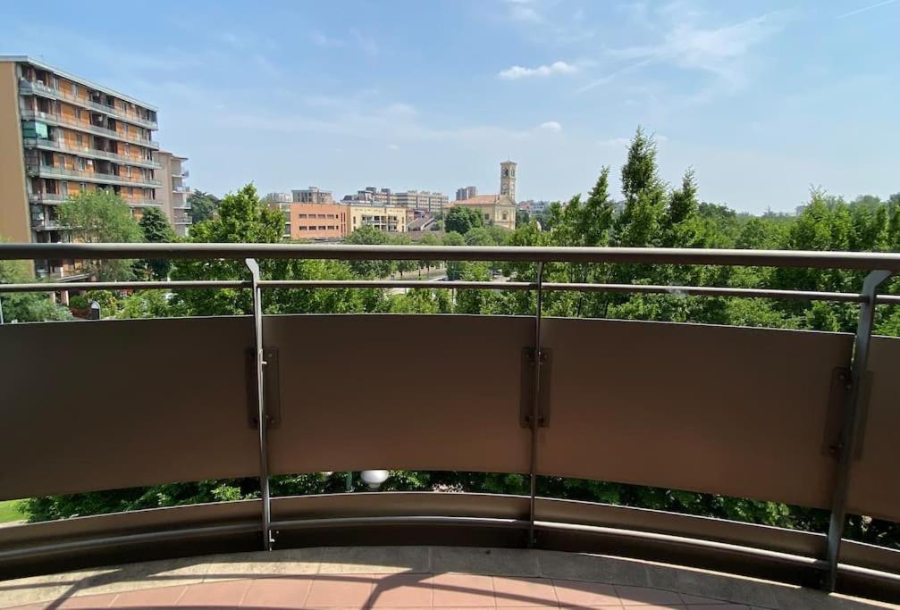 Incantevole - 15 Minuti Da Duomo + Wifi, Parking San Donato Milanese Dış mekan fotoğraf